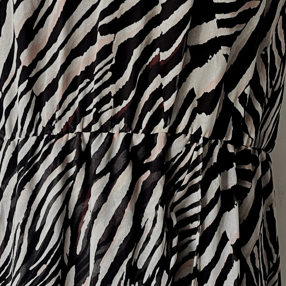 WHBM Zebra Print Faux Wrap Choker Neck  Ruffle Skirt  Midi Dress Size 12 - Picture 3 of 13